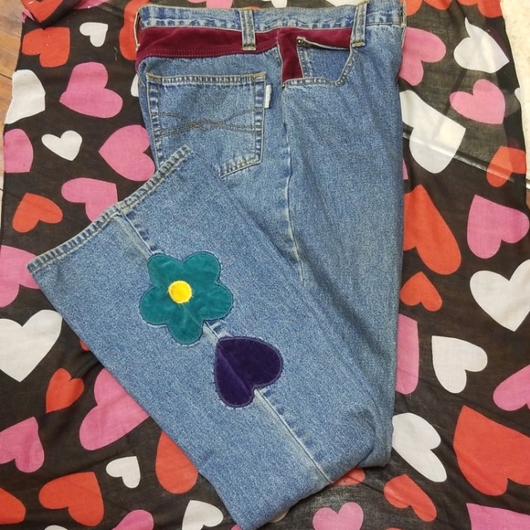 Flare jeans with flowers and heart embroidery - Picture 5 of 5
